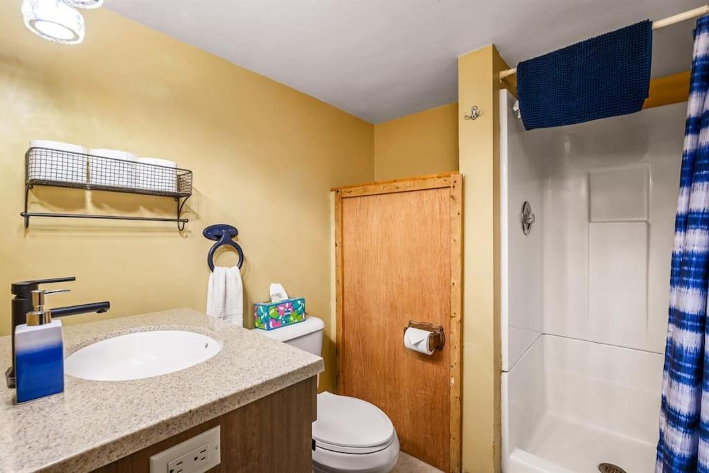 Arbutus Lake 3 Bedroom Cottage Traverse City Bagian luar foto