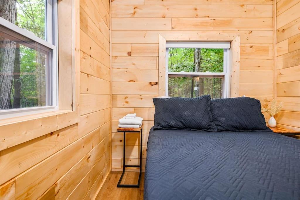 Arbutus Lake 3 Bedroom Cottage Traverse City Bagian luar foto